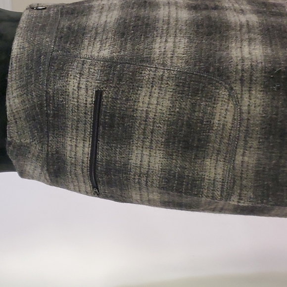 🚫SOLD🚫Plaid Wool Skirt - Picture 3 of 4